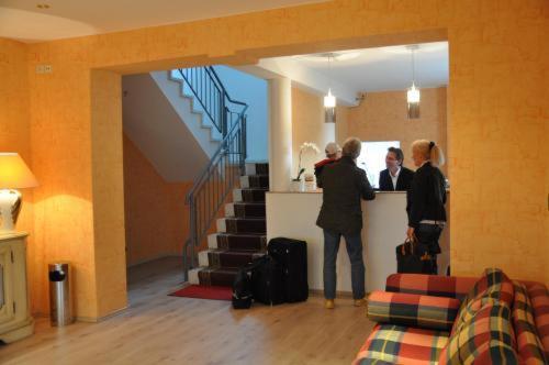 Hotel 4 Hufen Grossziethen Luaran gambar